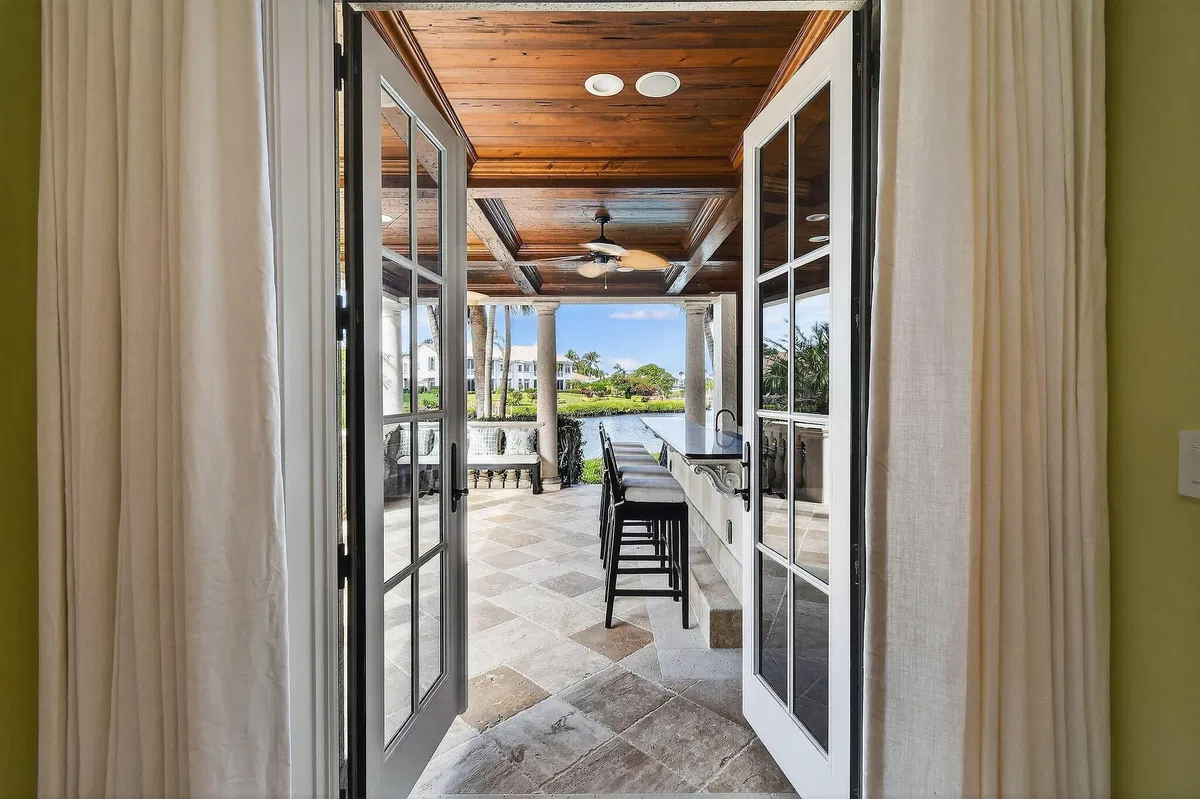 Admirals Cove Residence photo 25