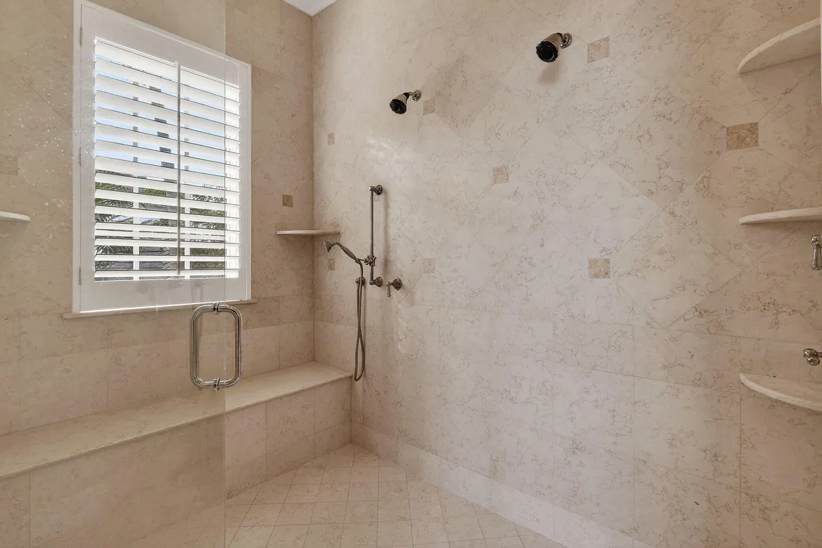 Admirals Cove Residence photo 37
