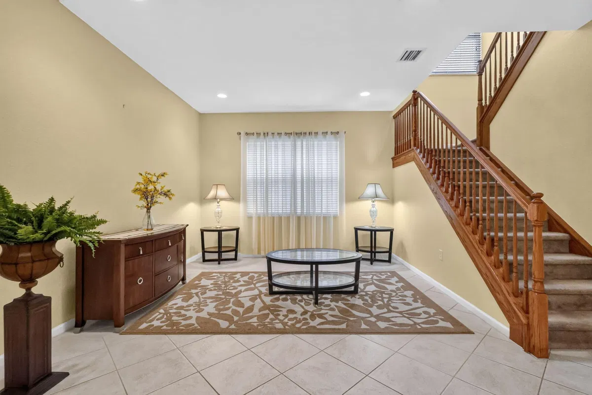 Residence photo 4