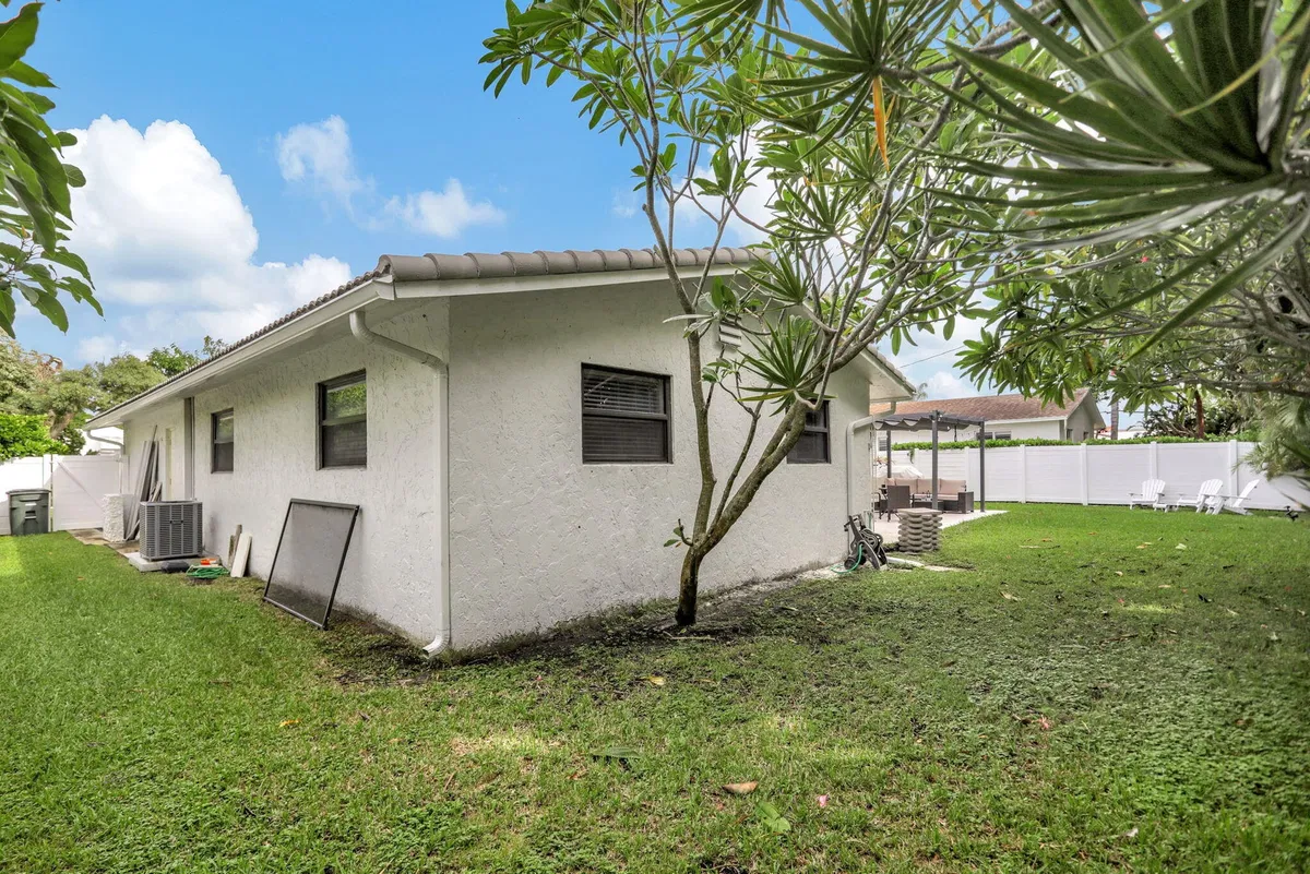  Residence photo 49