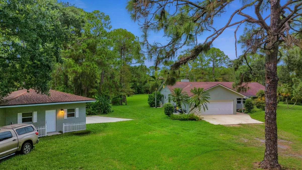 Residence photo 4