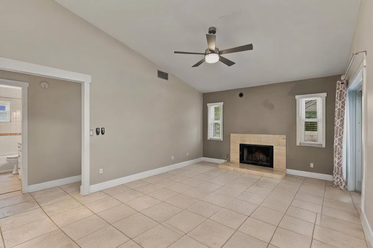 Residence photo 10