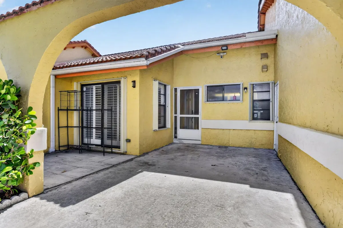Residence photo 4