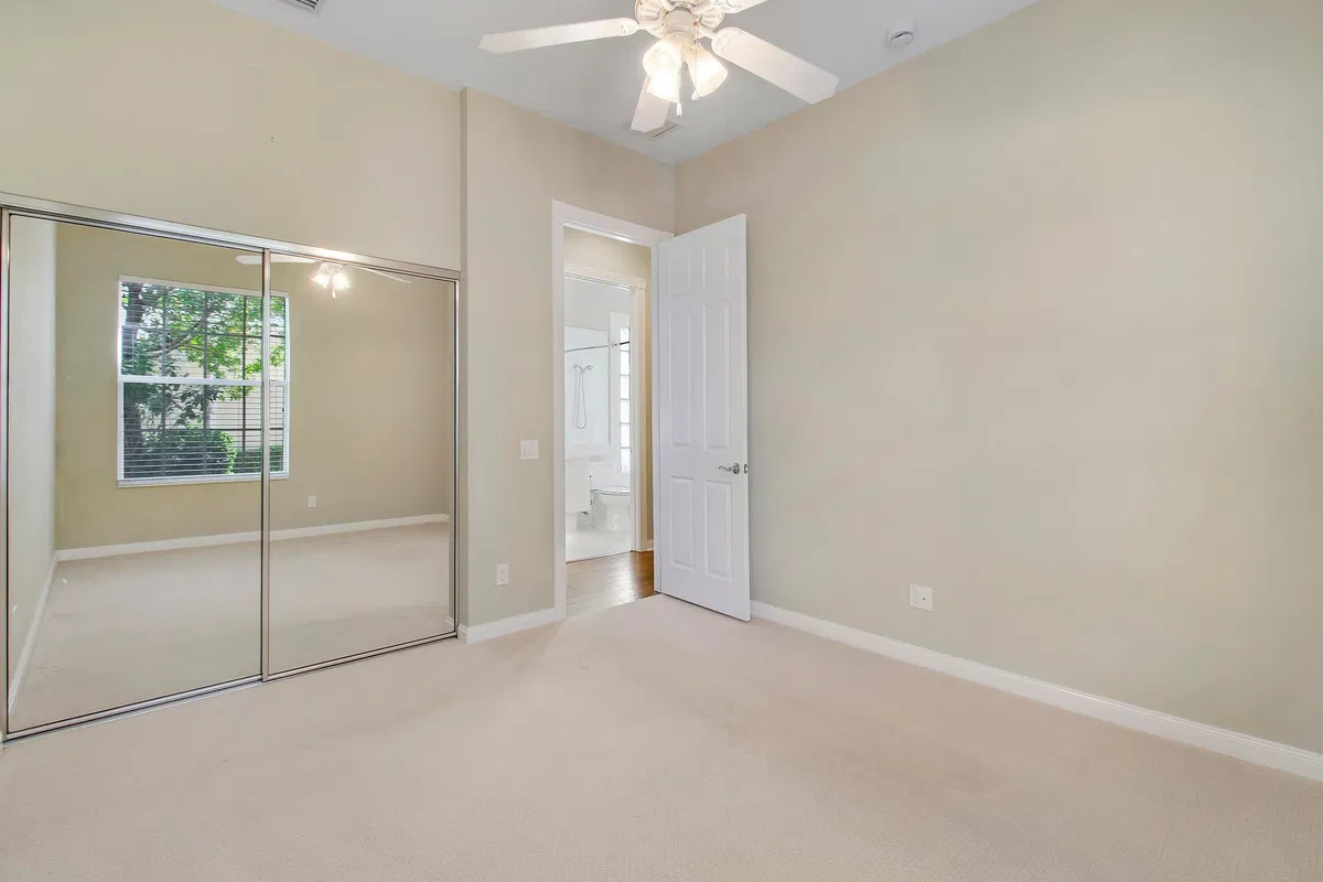 Residence photo 31