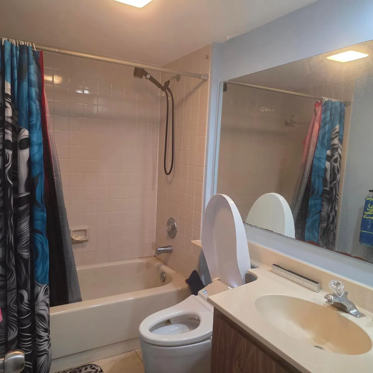 Unit 305 photo 7
