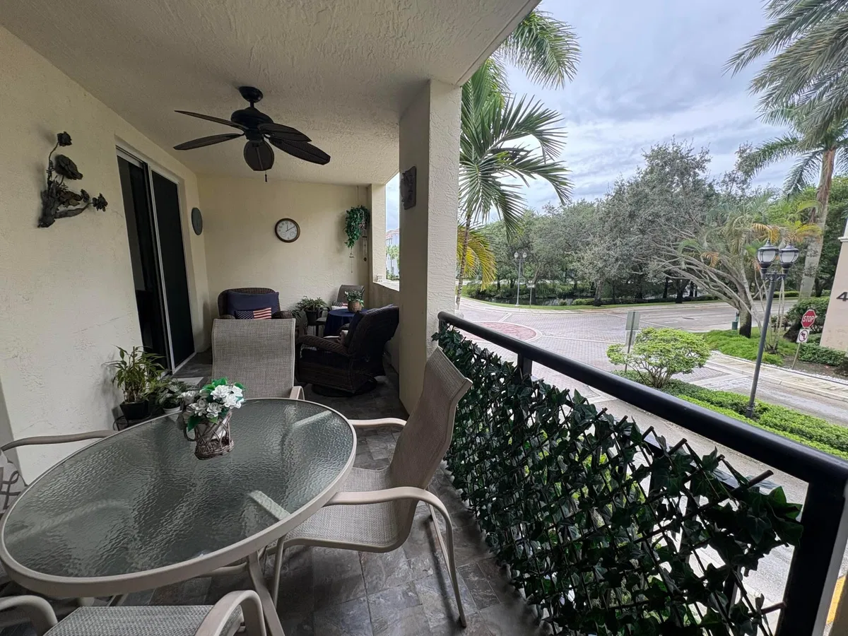 Residence photo 19
