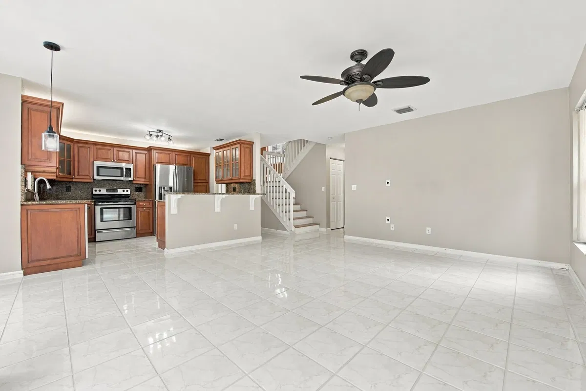  Residence photo 16