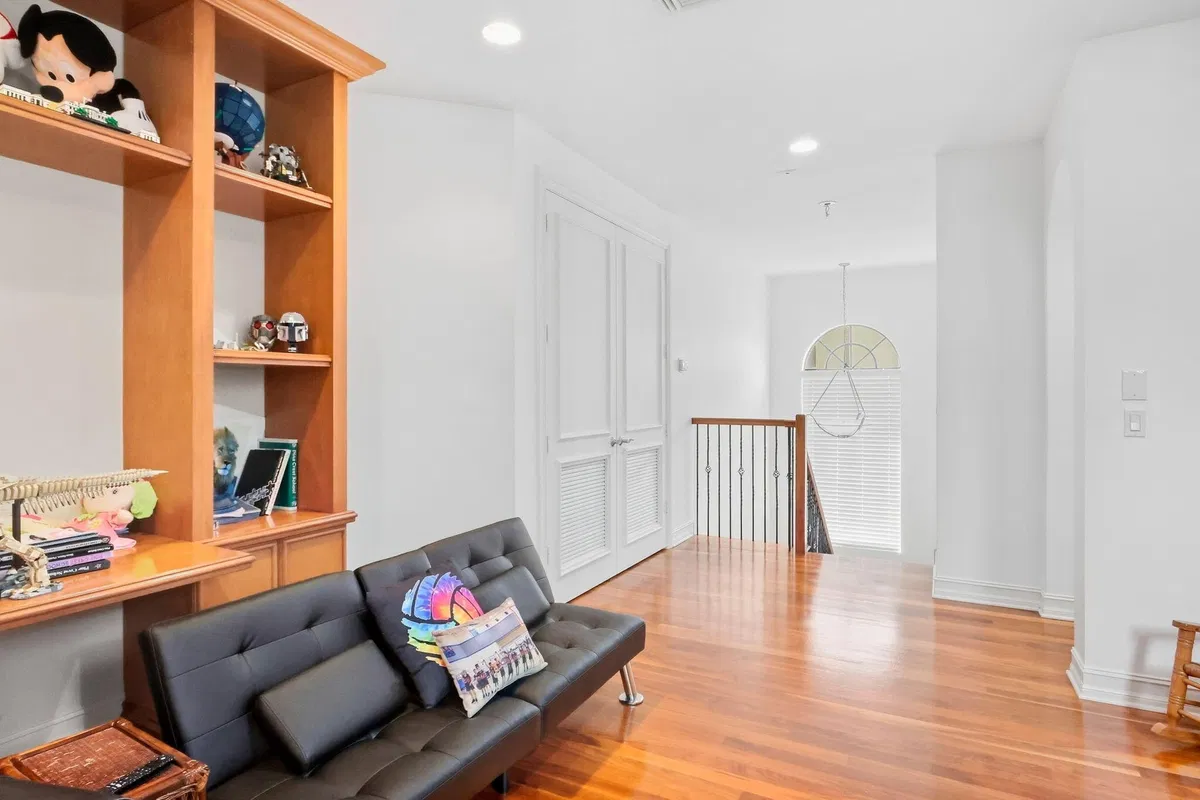  Residence photo 19
