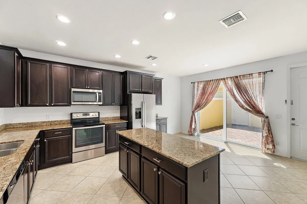 Residence photo 25