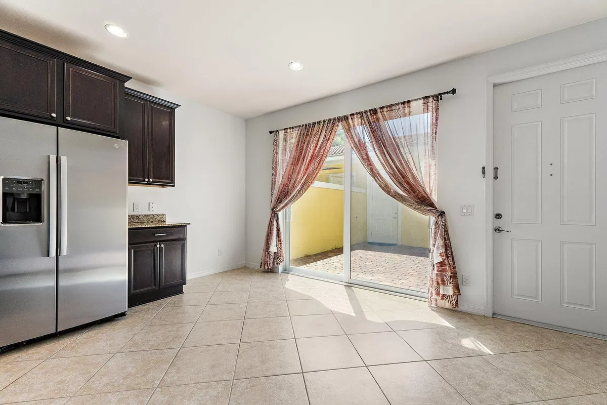 Residence photo 31