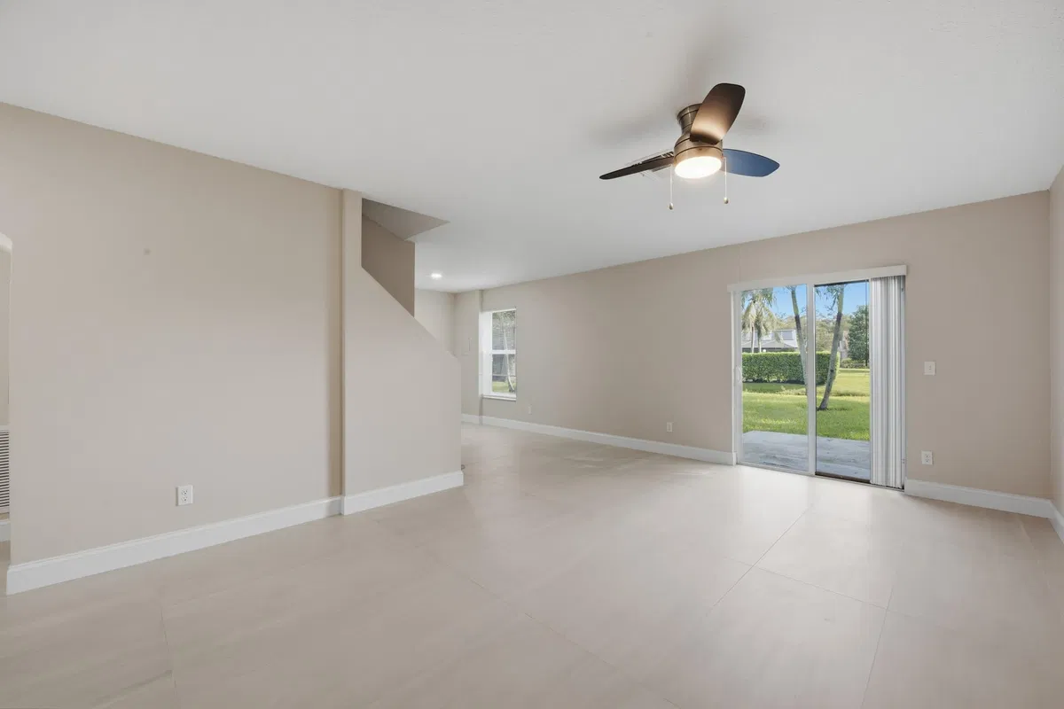  Residence photo 10