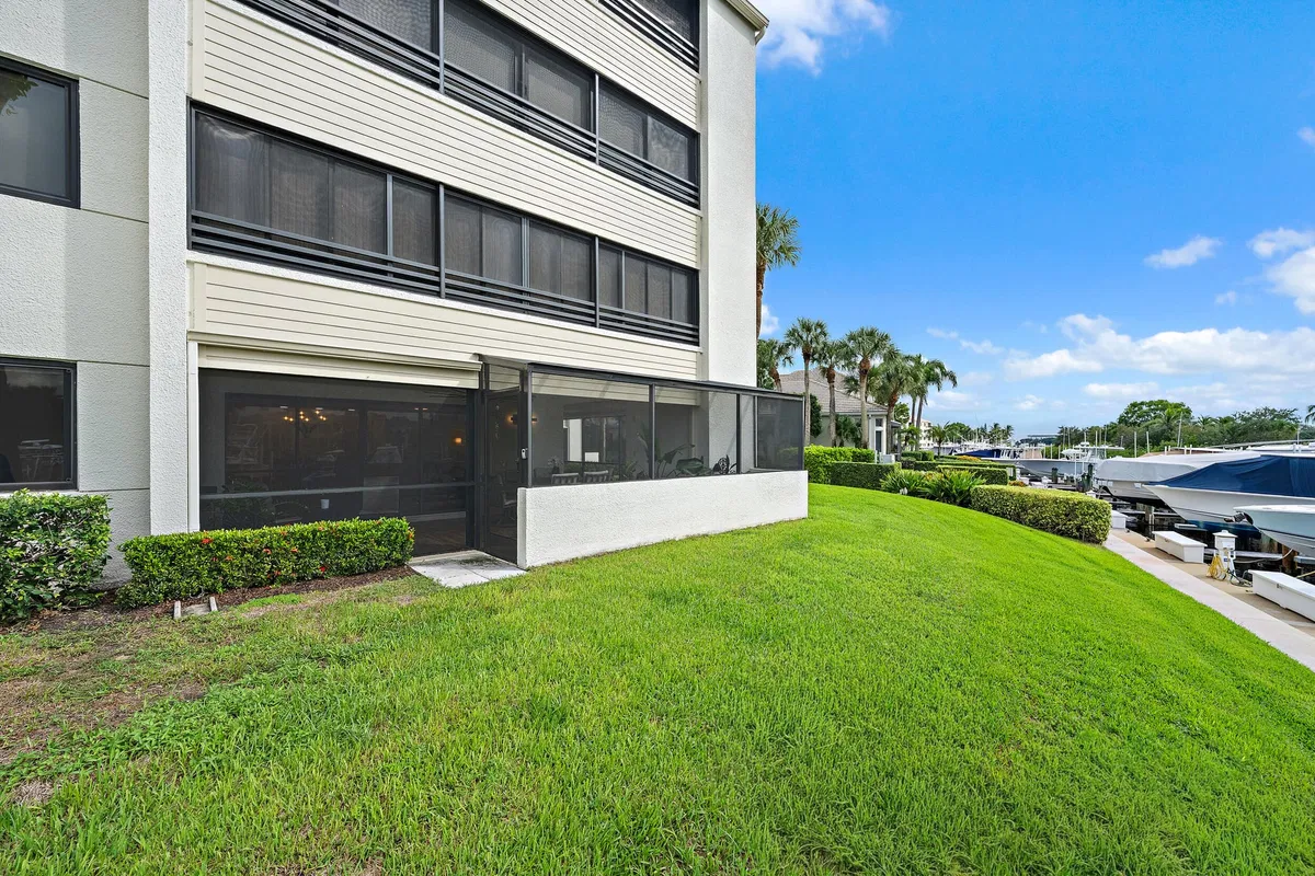 Residence photo 22