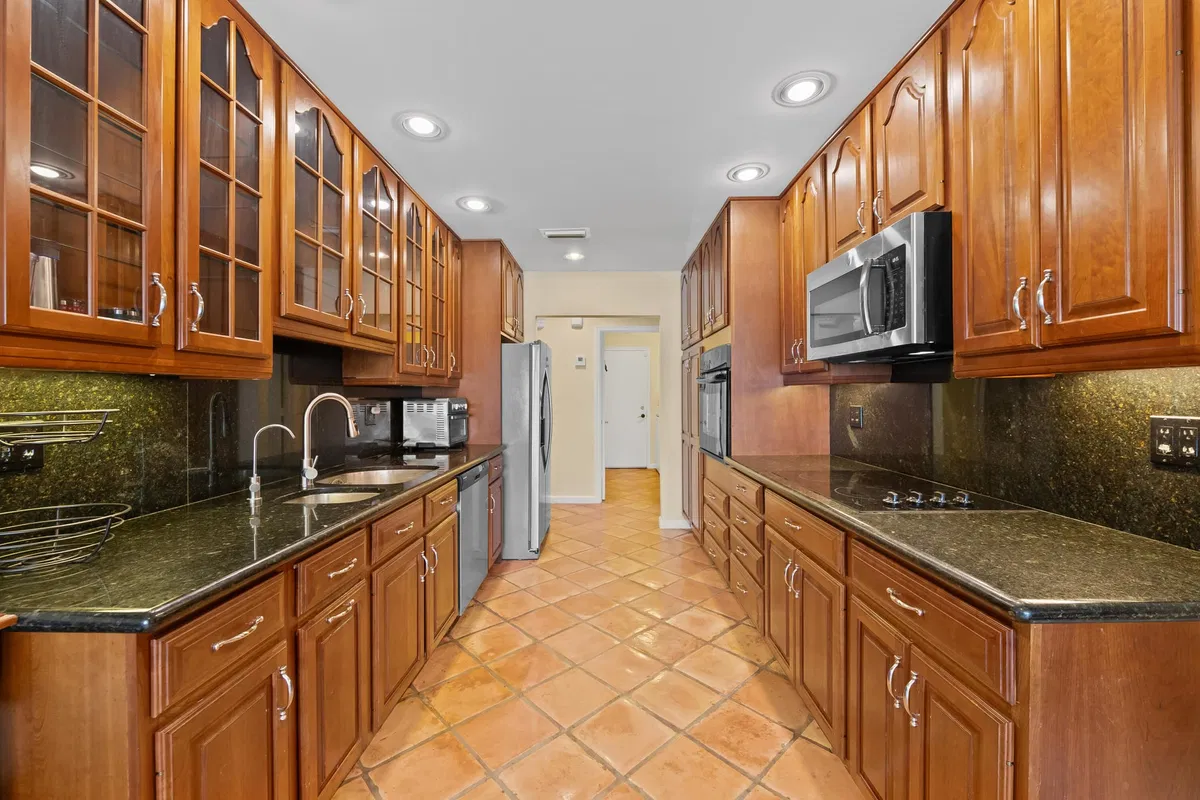 Residence photo 4