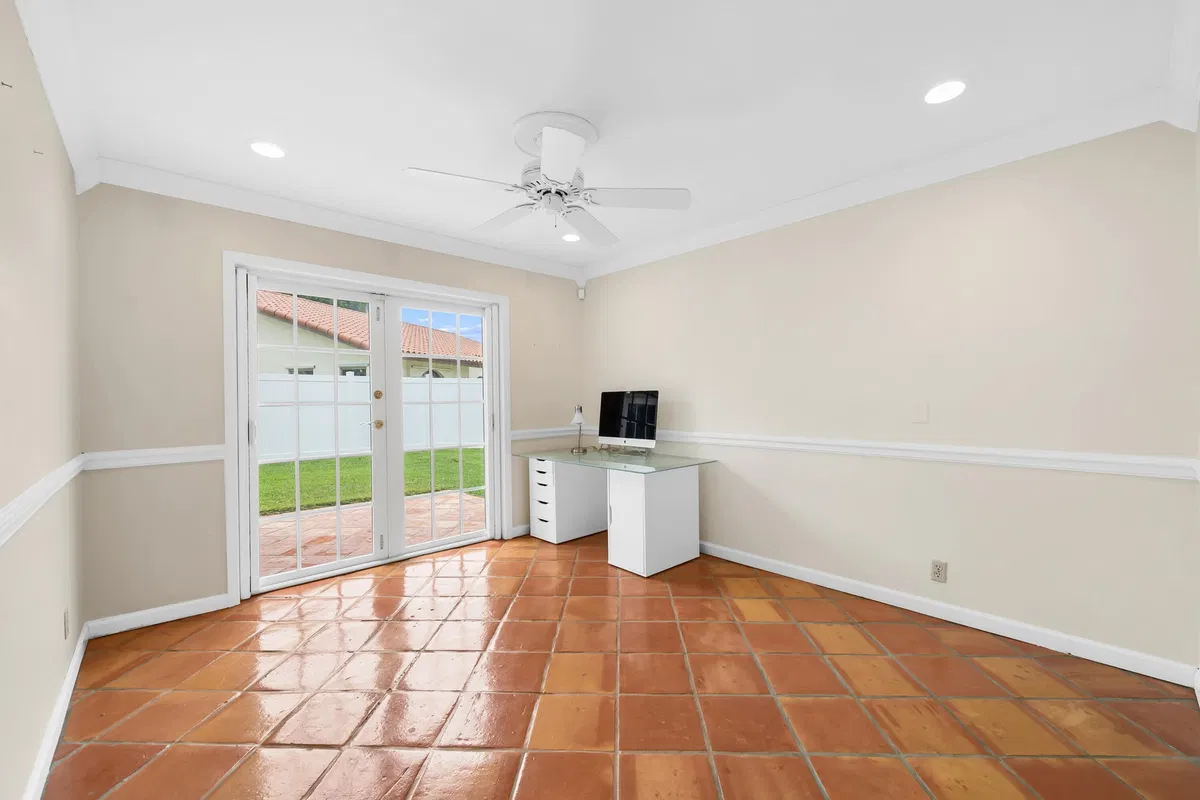 Residence photo 19
