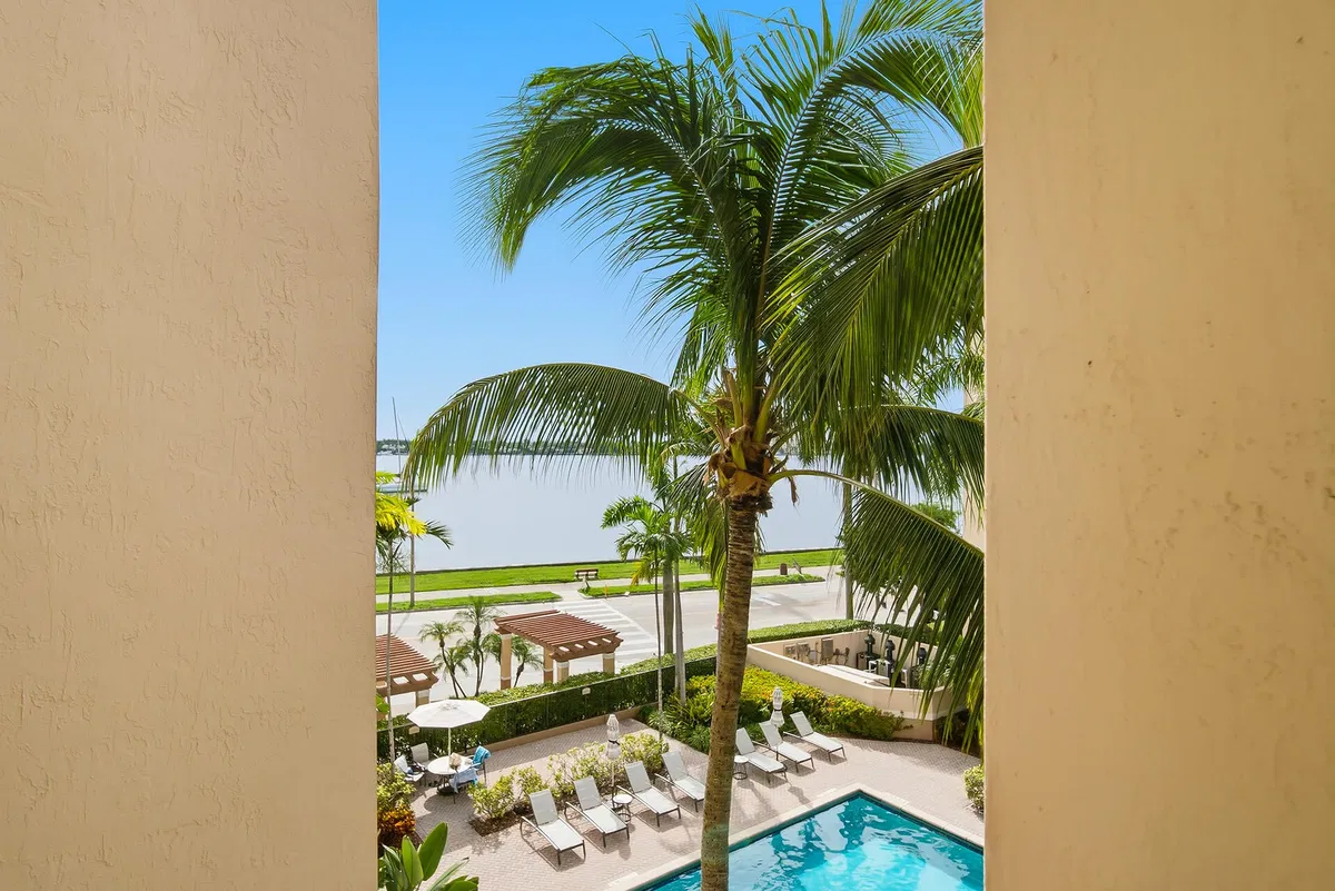 Flagler Pointe Unit 435 photo 10