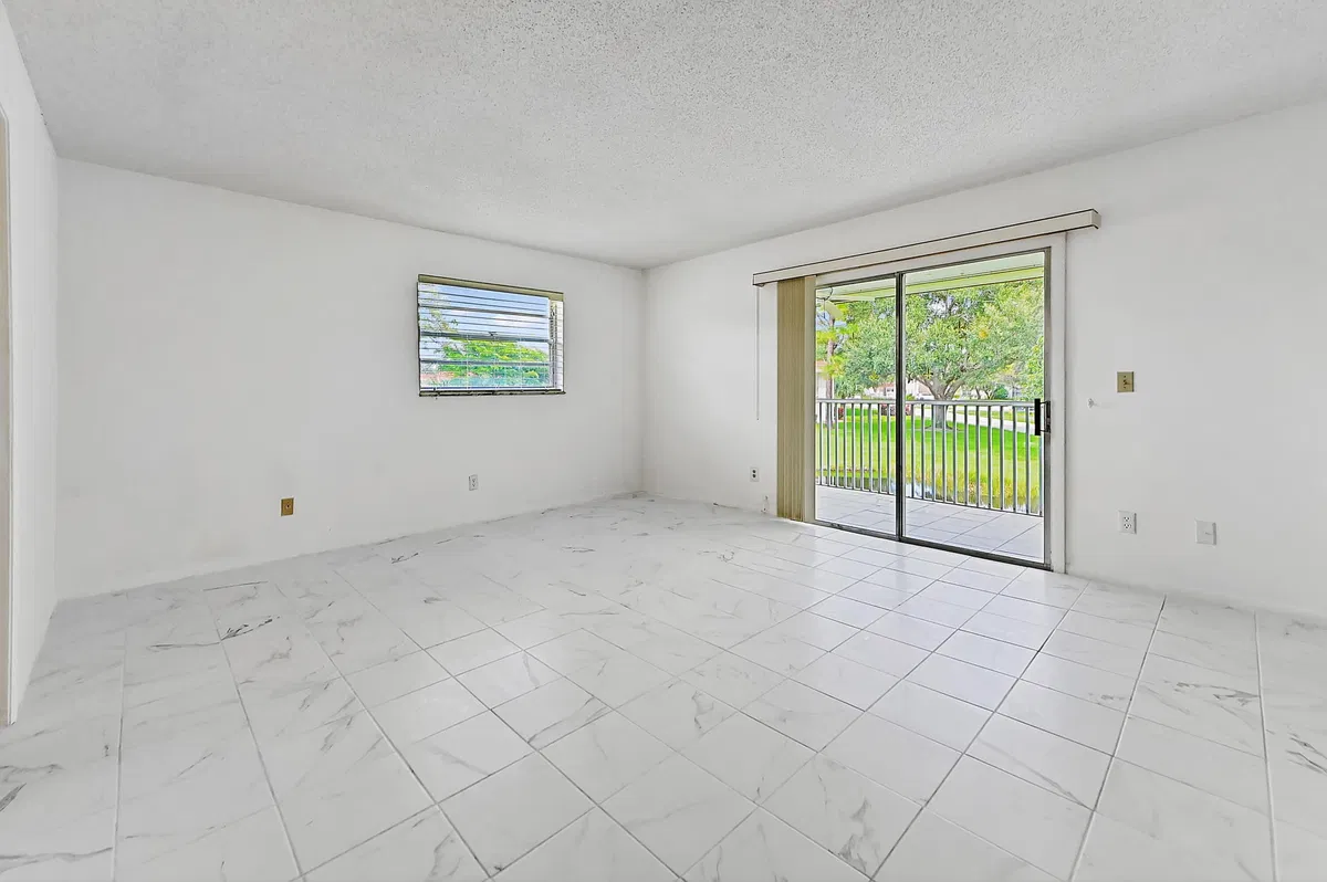 Unit 17-1710 photo 13