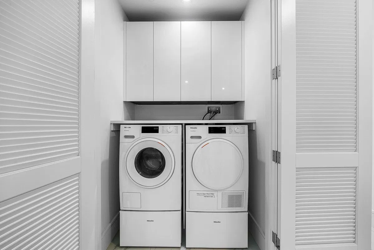 Nautilus 220 Unit 2202 photo 25