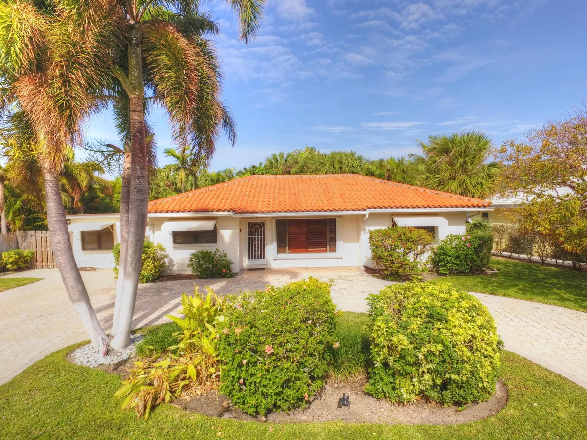 Palm Beach Shores Residence