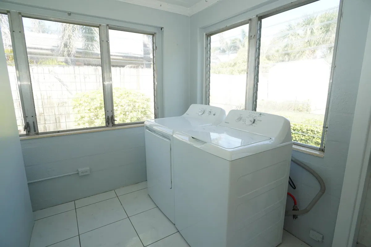 Palm Beach Shores Residence photo 13