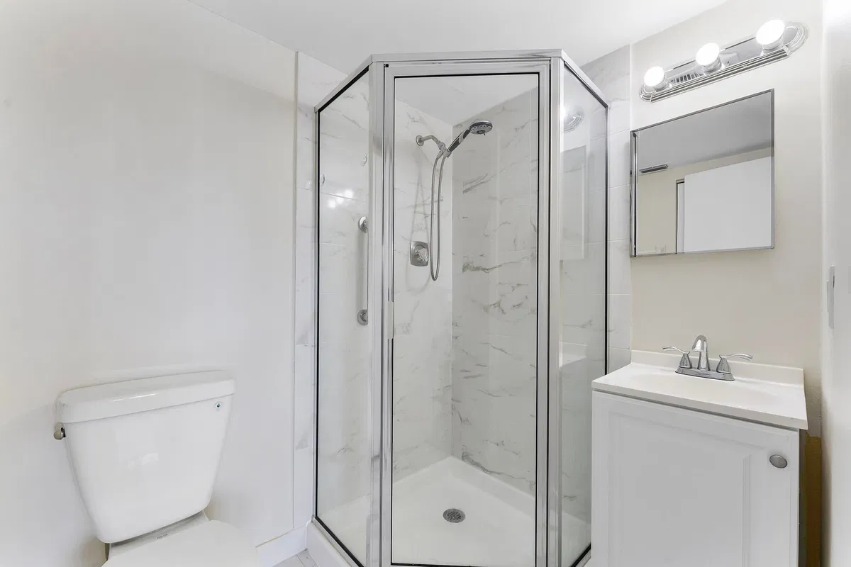 Unit 103 photo 16