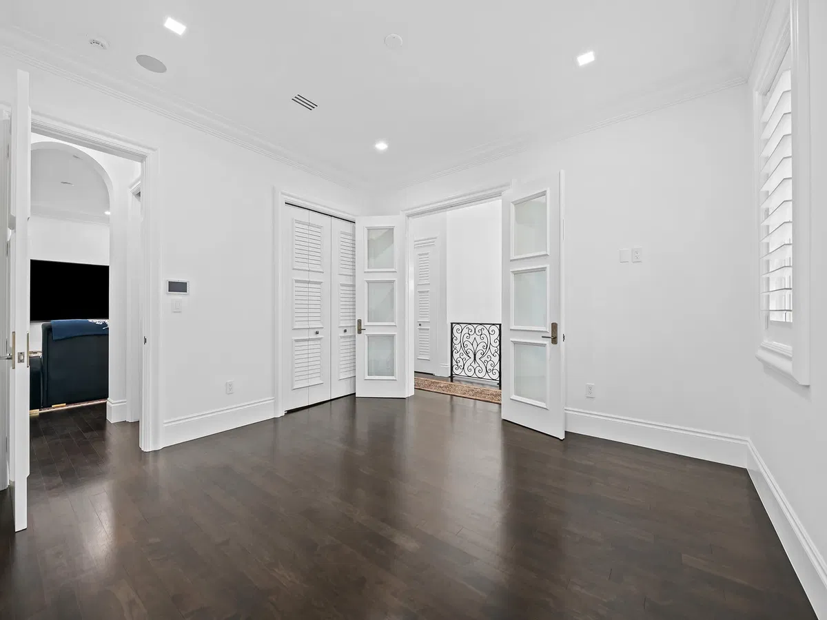 Residence photo 61