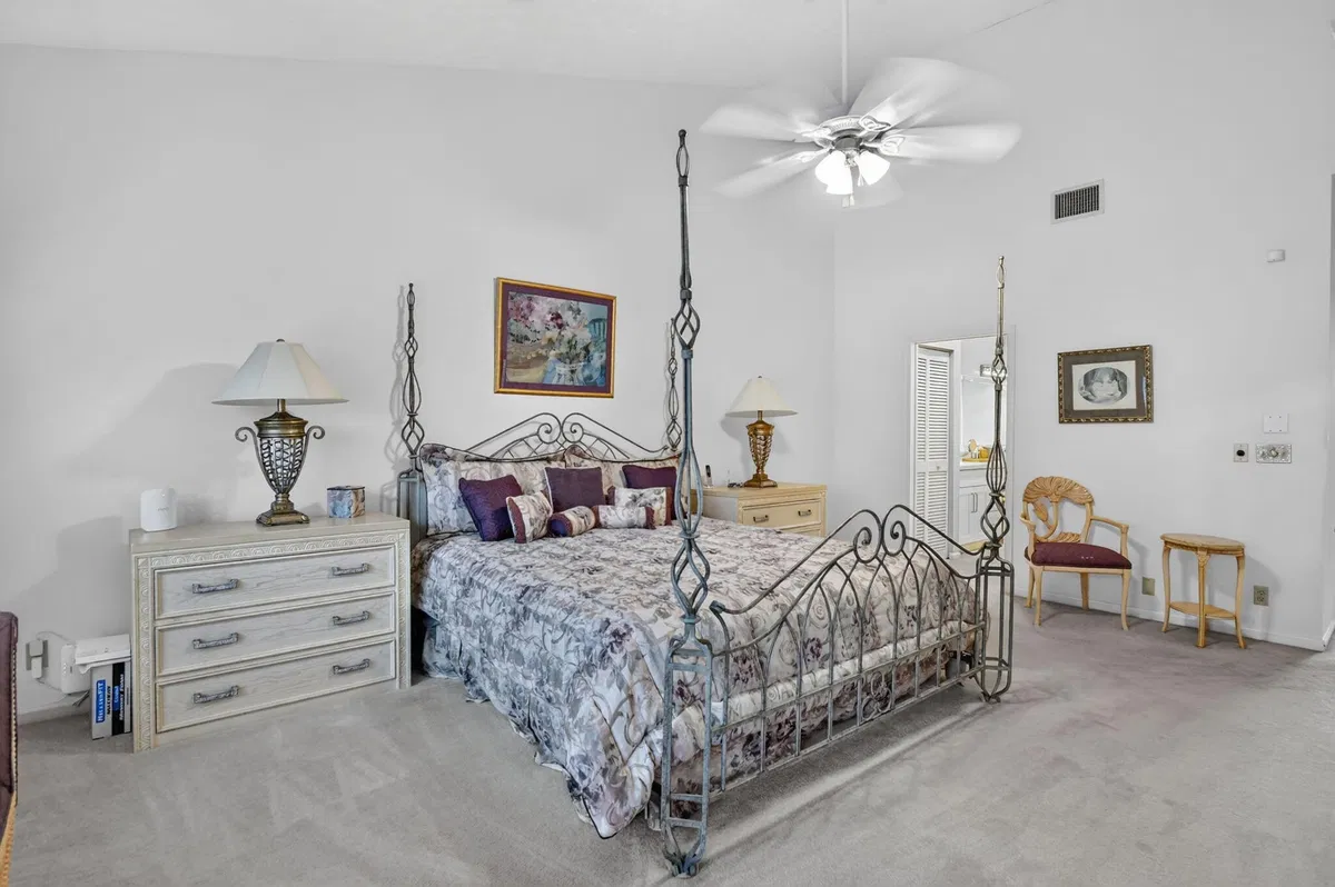 Residence photo 16
