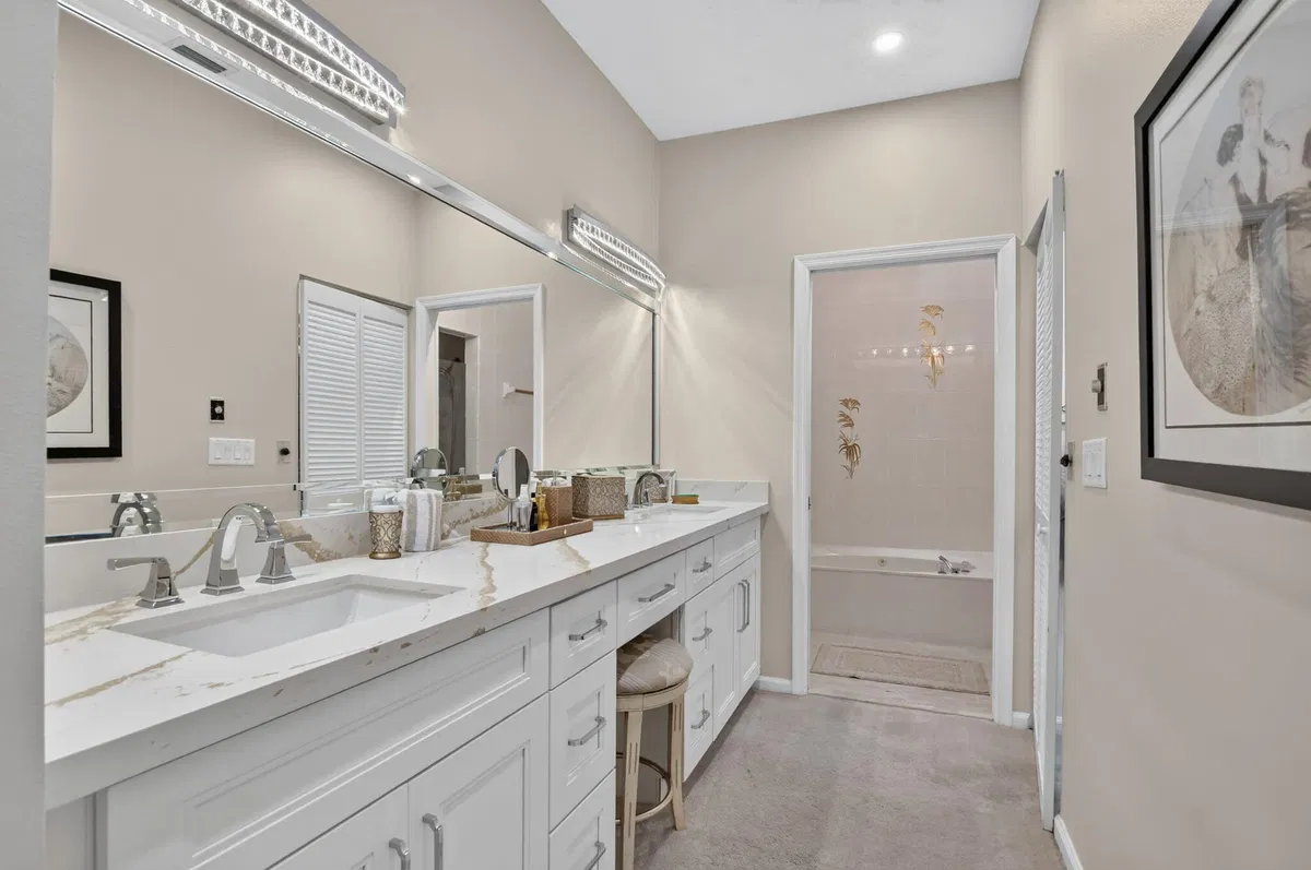 Residence photo 19