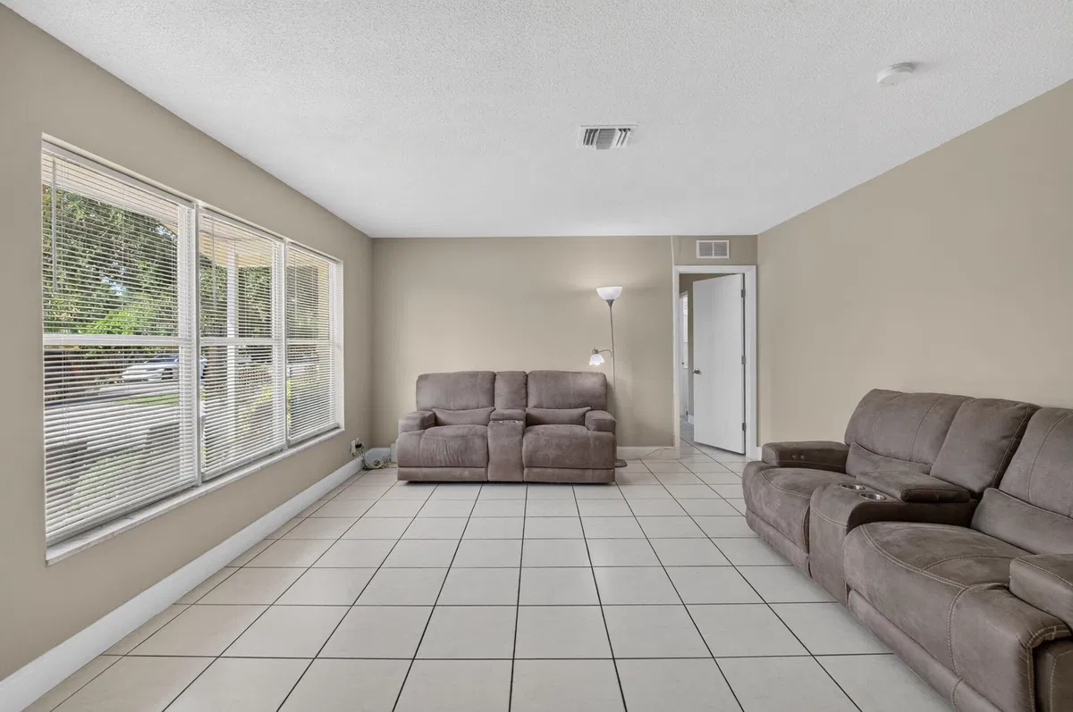 Residence photo 13