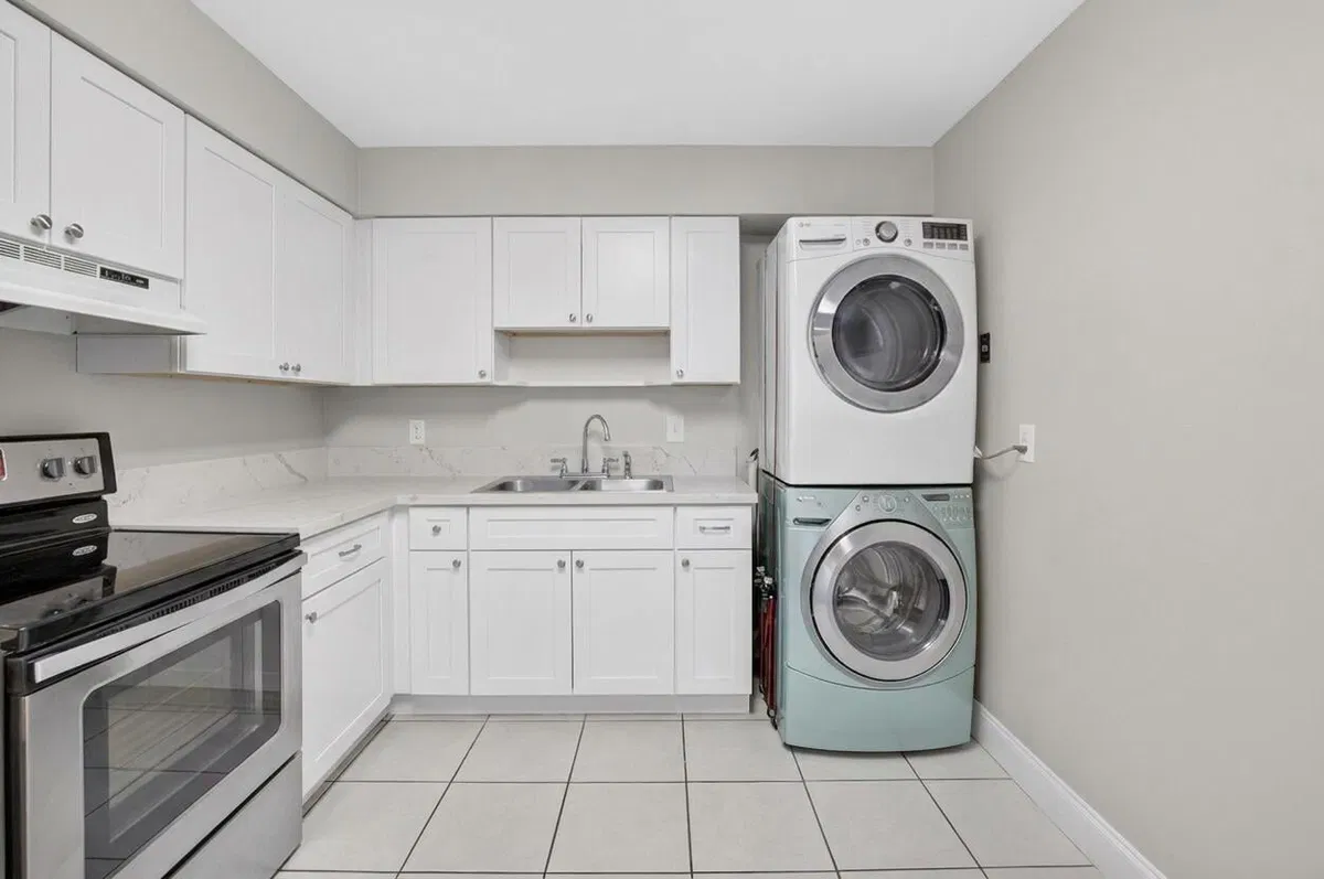 Residence photo 16