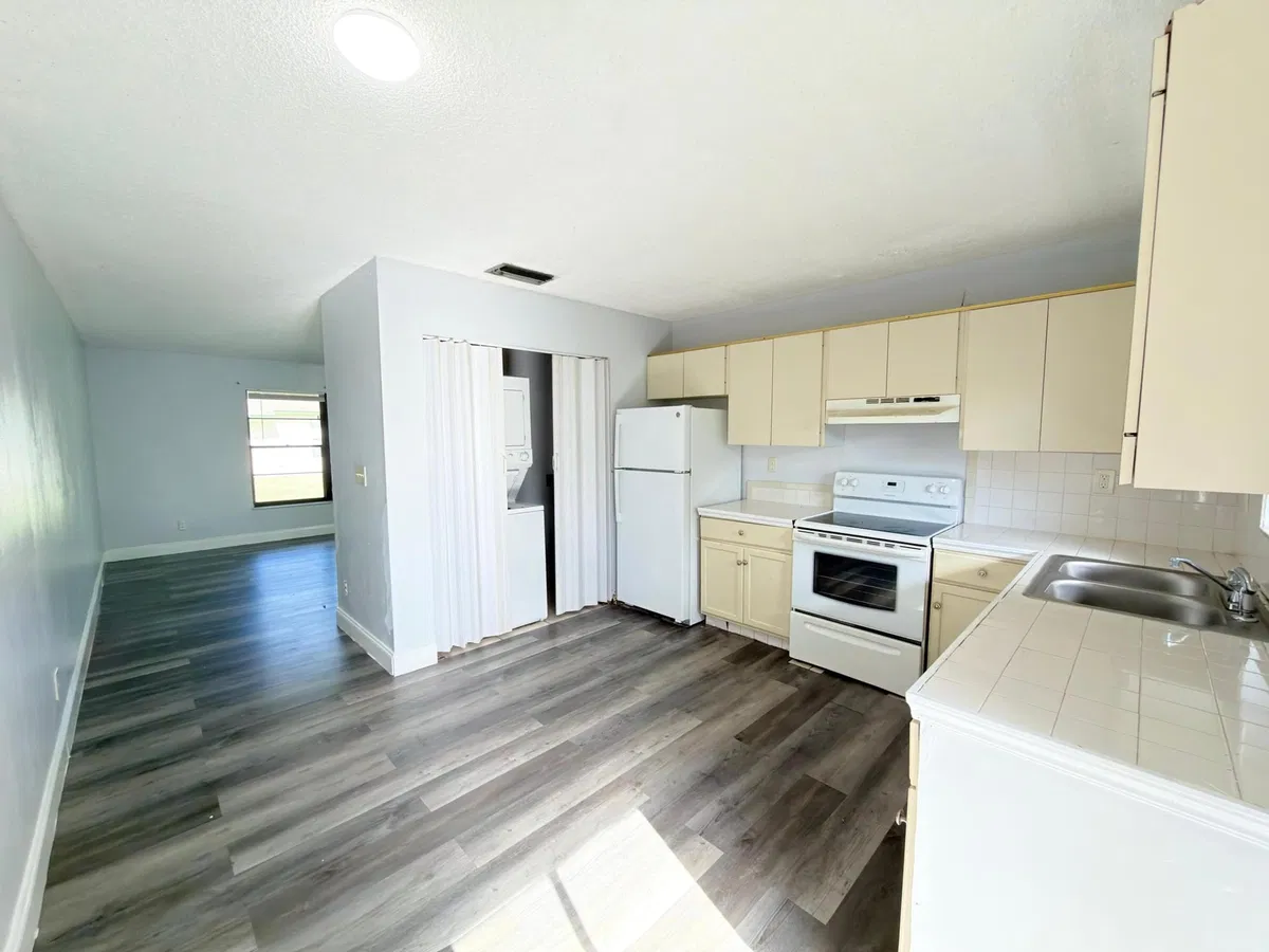 Residence photo 4