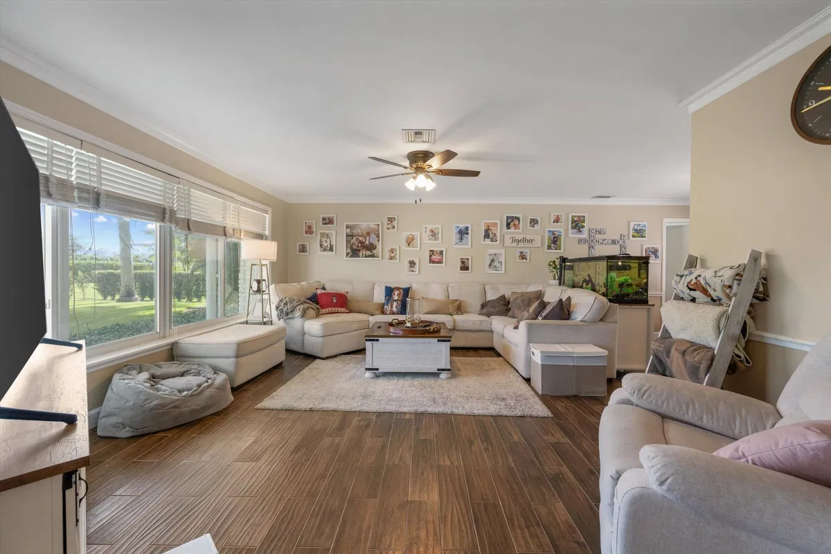 Residence photo 13