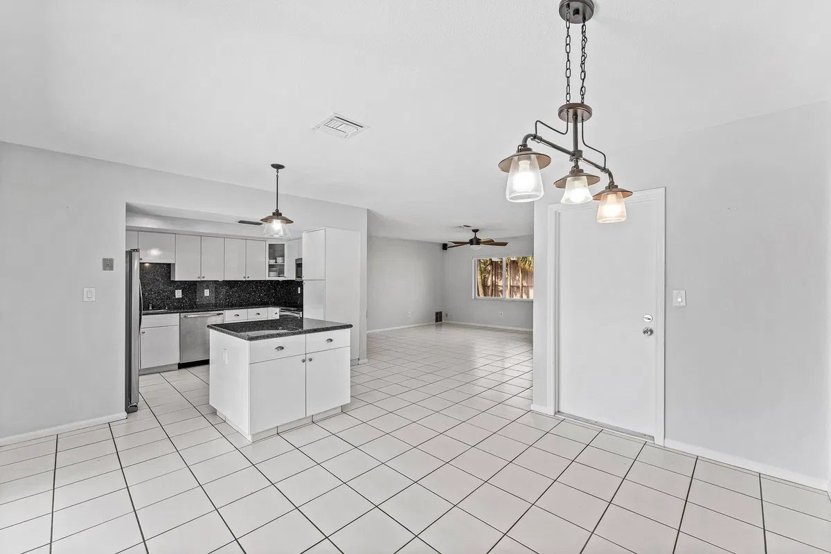 Residence photo 19
