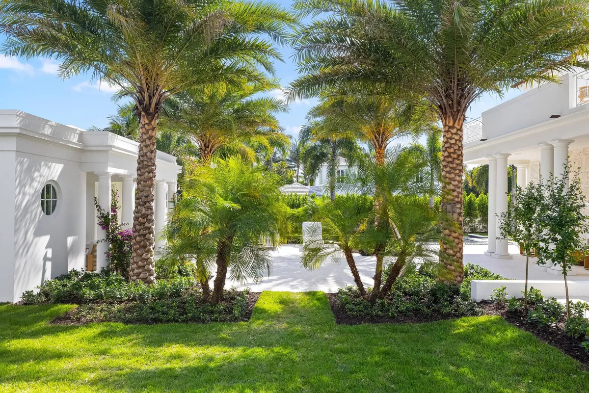 North End Palm Beach Residence photo 43