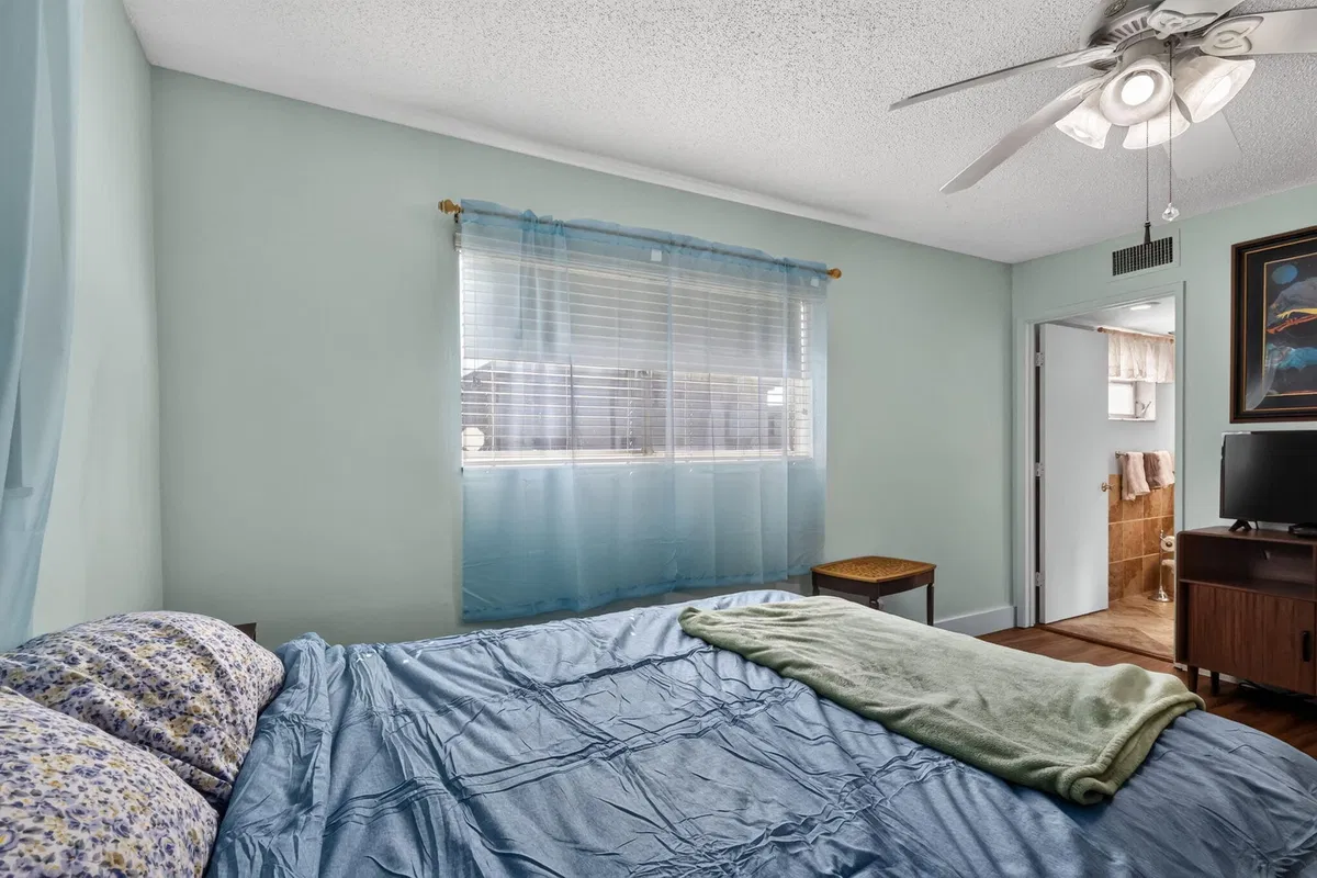  Unit 103 photo 31
