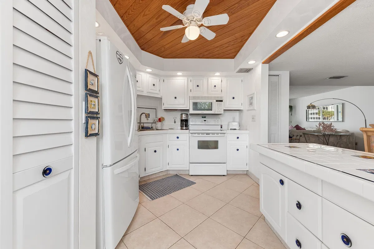  Unit 1204 photo 10