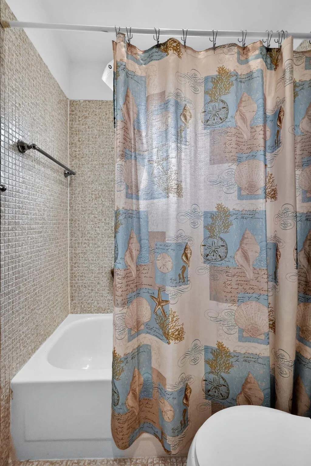 Unit 318 photo 16