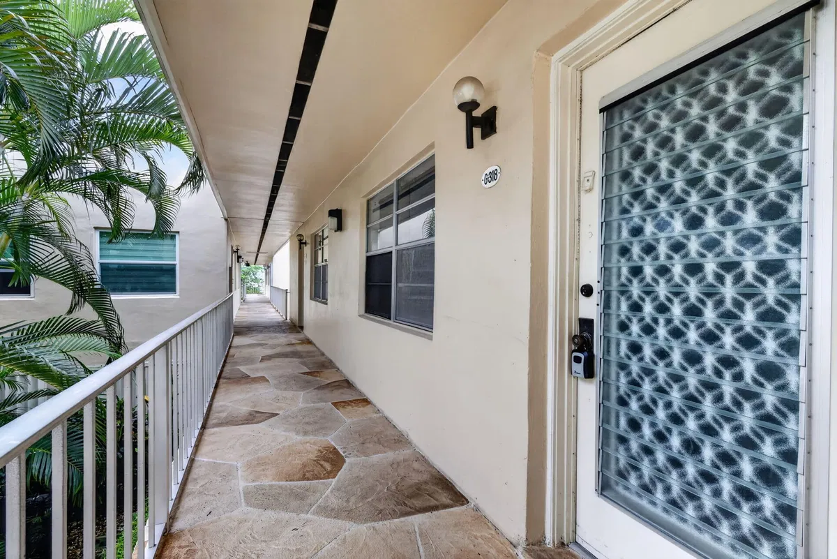 Unit 318 photo 31