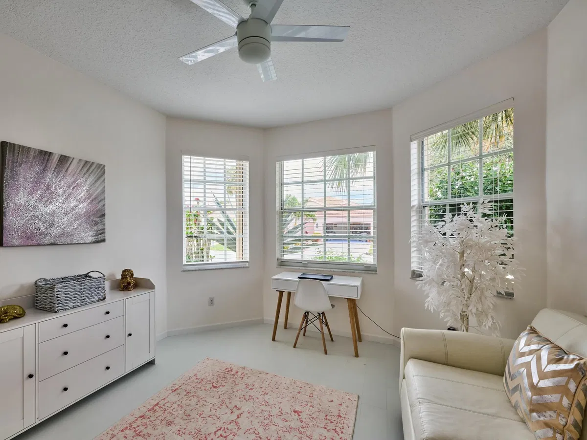 Residence photo 19
