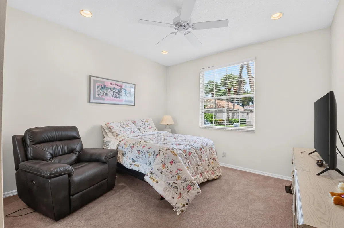 Residence photo 28