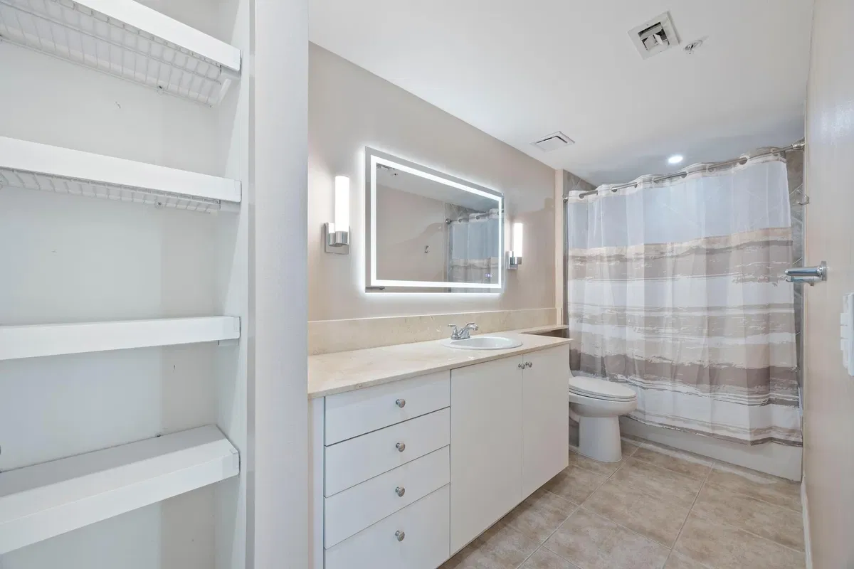  Unit 621 photo 10