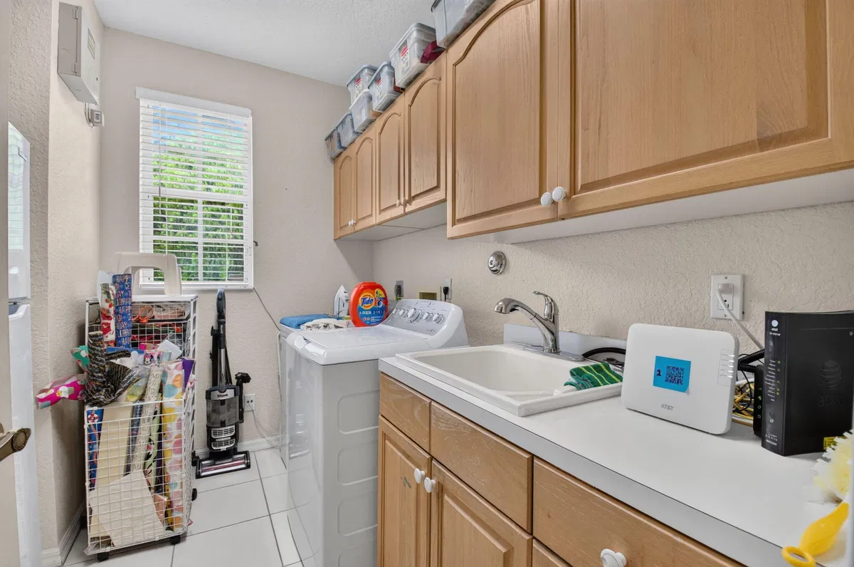 Residence photo 16