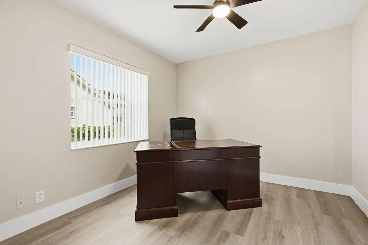 Residence photo 25