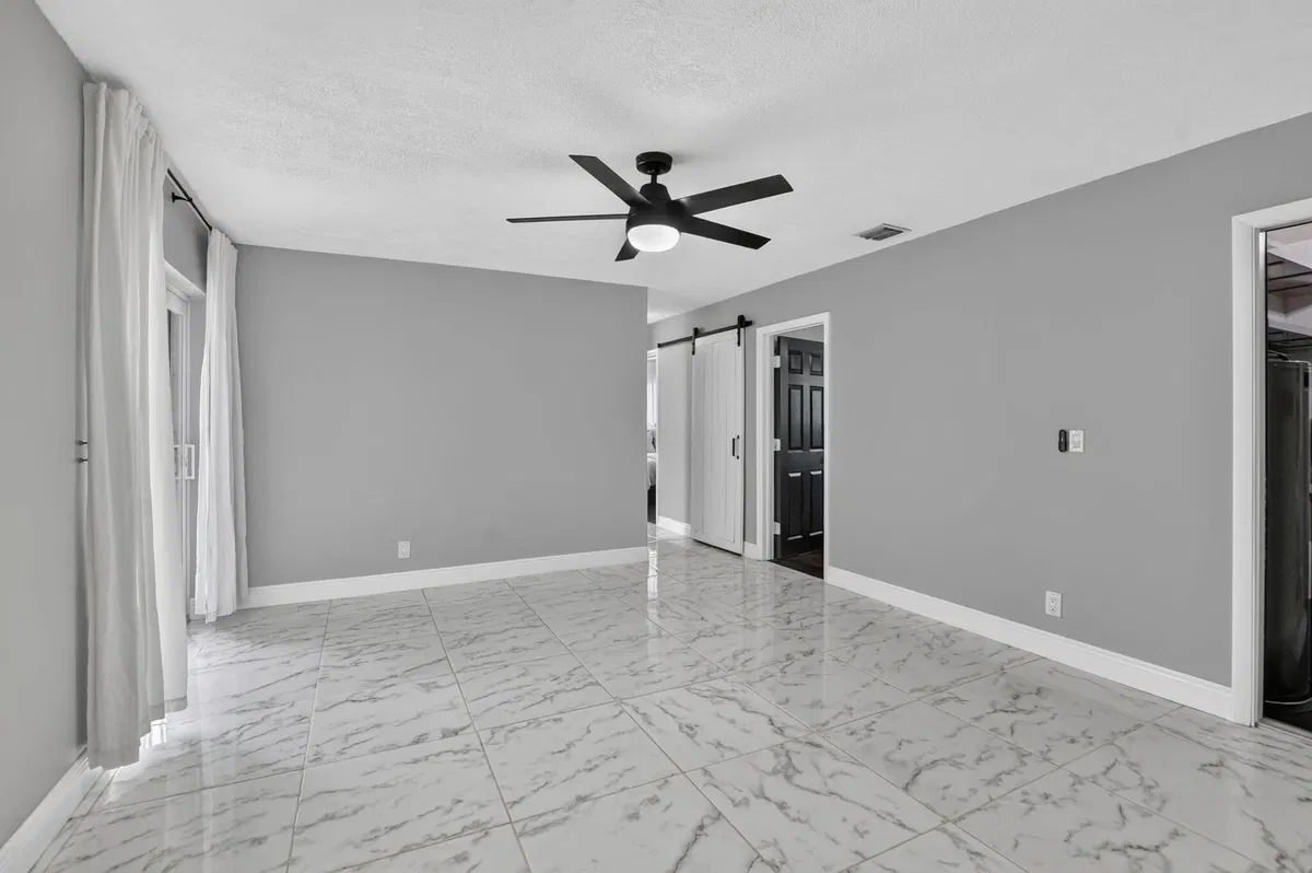 Residence photo 13