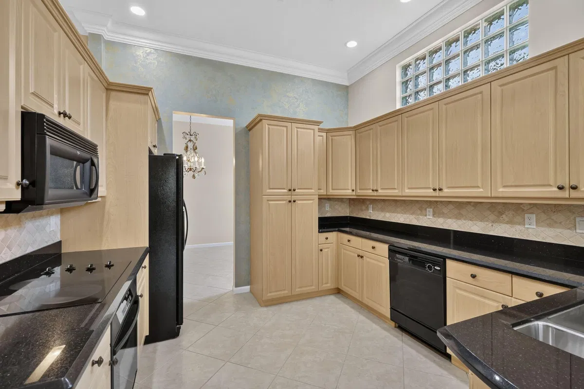  Residence photo 16