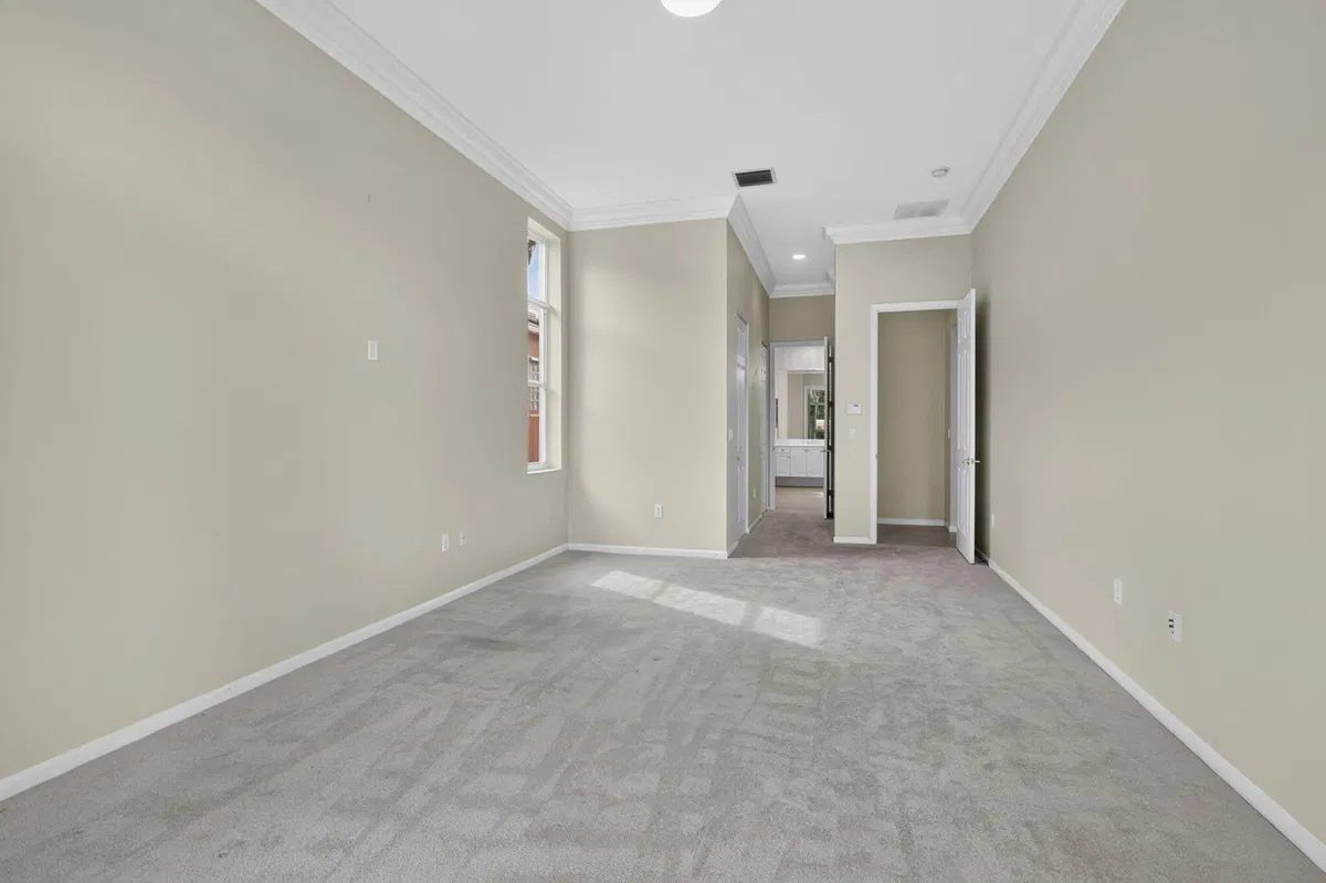  Residence photo 25
