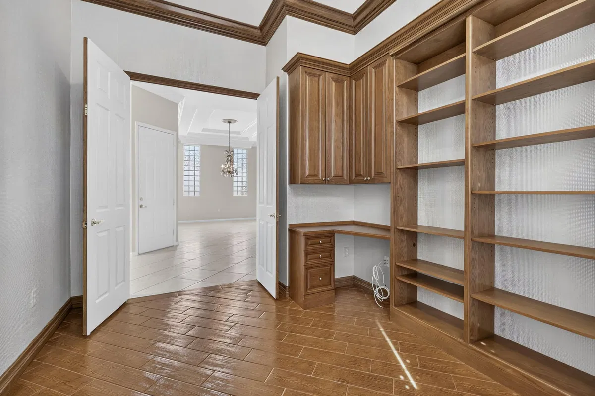  Residence photo 34