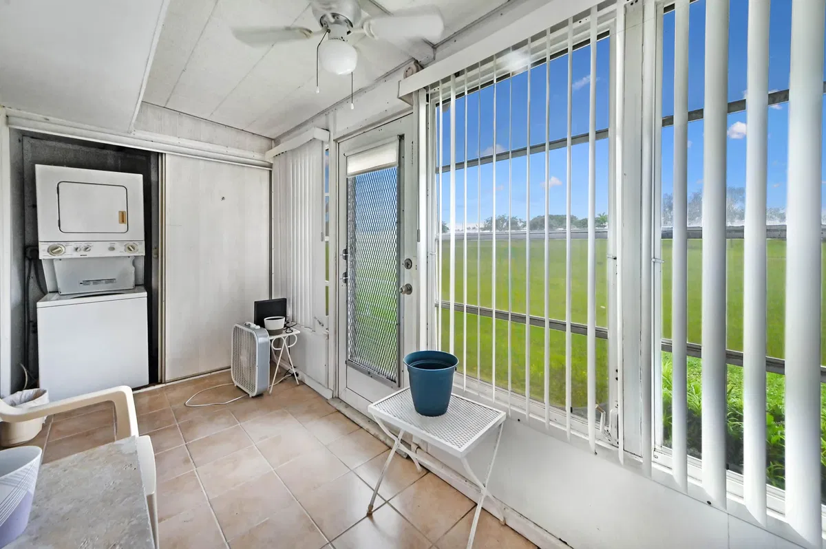 Residence photo 16