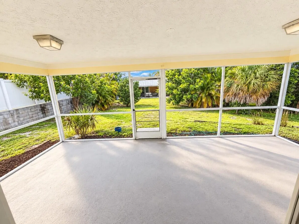 Residence photo 22