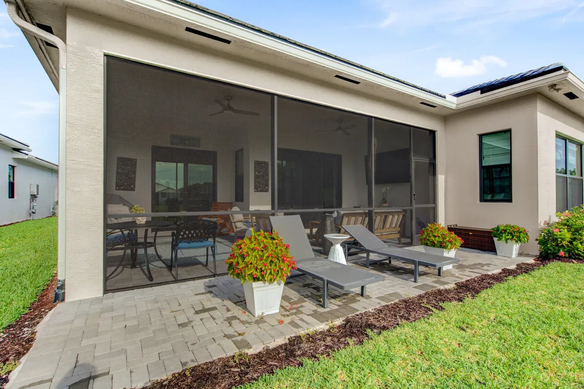 Residence photo 28