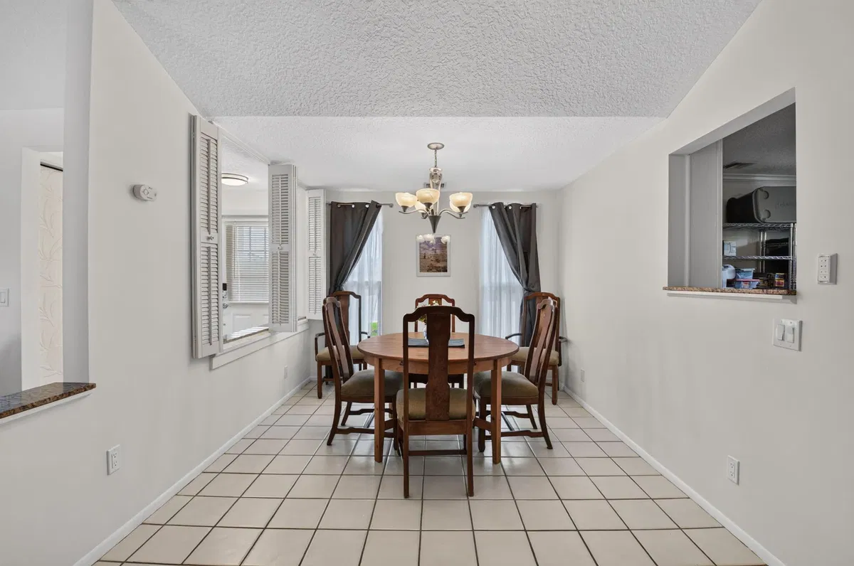 Residence photo 13